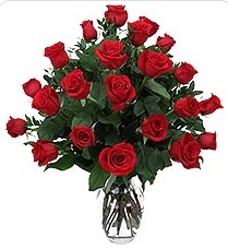  Artvin çiçek siparişi sitesi  24 adet kırmızı gülden vazo tanzimi